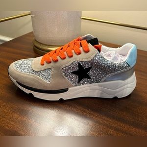 Oasis Society Popstar Glitter Runner Sneakers from Sculpthouse, size 8.5, New
